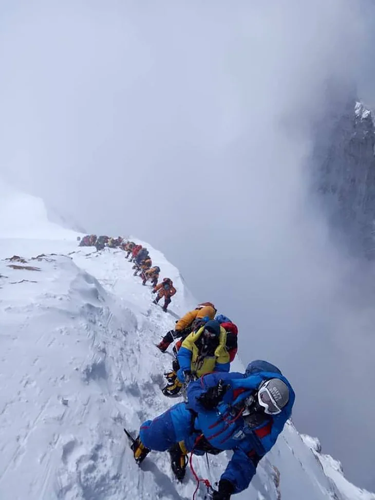 Conquering the Summit of Mount Everest climbing season