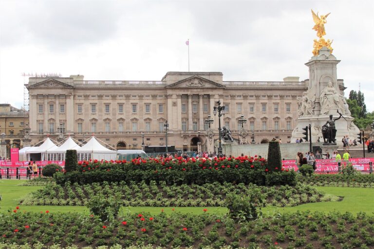 Read more about the article Buckingham Palace, London